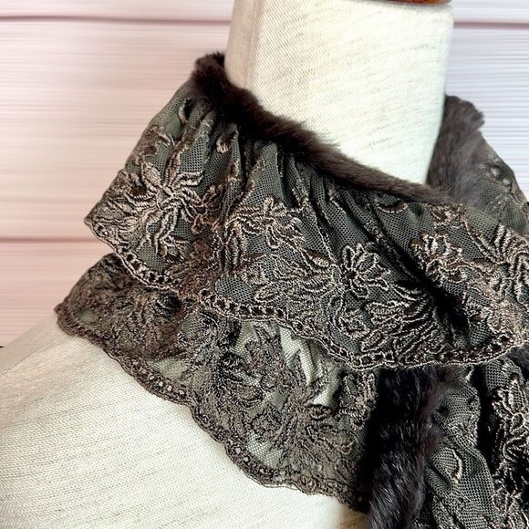 Linda Richards Luxury Lace and Rabbit Fur
Scarf Brown - Picture 4 of 9